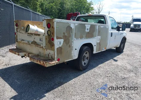2007 Ford F-350 Chassis Xl/Xlt z USA, uszkodzony, nr VIN 1FDSF34Y77EA13720